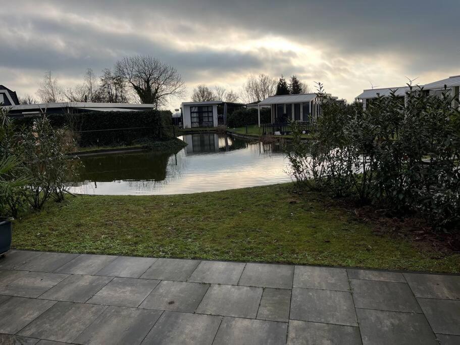 Luxus Chalet Waterfront Lathum Buitenkant foto