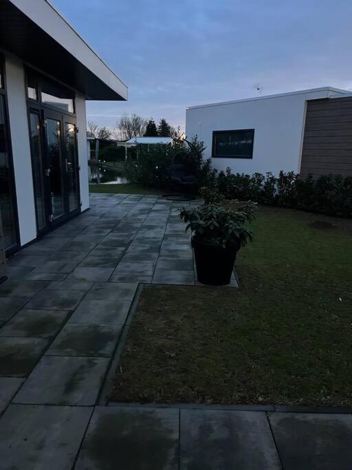 Luxus Chalet Waterfront Lathum Buitenkant foto