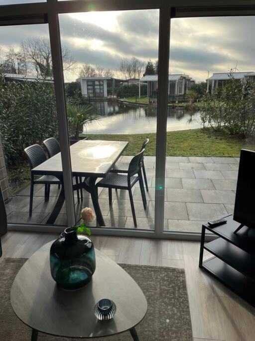 Luxus Chalet Waterfront Lathum Buitenkant foto