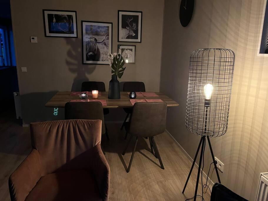 Luxus Chalet Waterfront Lathum Buitenkant foto